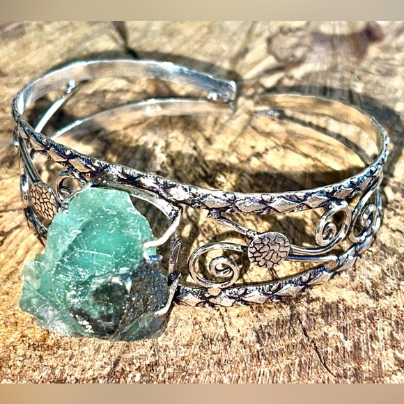 Translucent Green Rough Fluorite Cuff - Picture 4 of 8